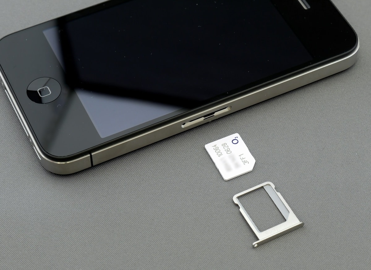 SIM swapping : la fraude en plein essor qui cible les cartes SIM et eSIM