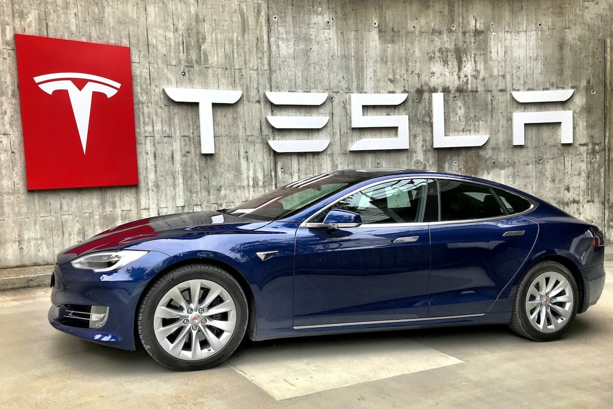Tesla décroche en Europe : l’heure de la revanche pour les Européens et les Chinois ?