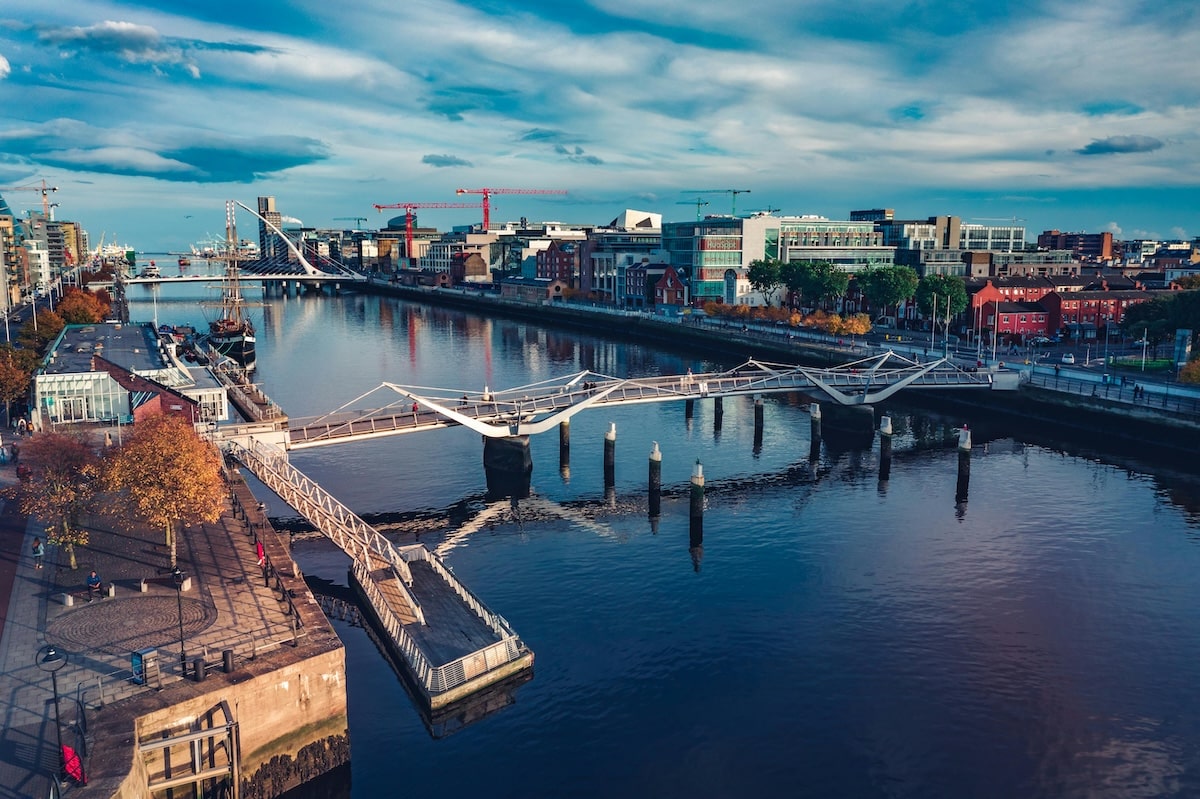 De Dublin à Paris : comment les fintechs irlandaises réinventent la finance en Europe