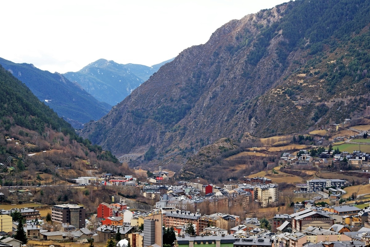 Andorre, le nouveau hub fiscal européen pour entrepreneurs : fiscalité, holding et résidence expliquées