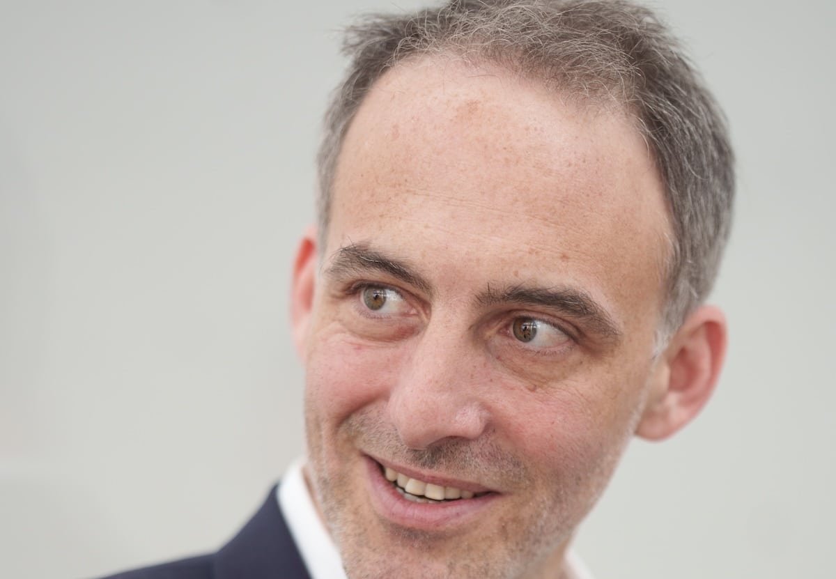 Combien gagne Raphaël Glucksmann ?